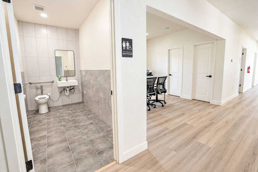 More Photos Of 17635 Kings Ct, Cypress Office Residential For Sale