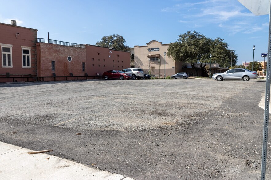 More Photos Of 500 N Main Ave, San Antonio Loft Creative Space For Sale