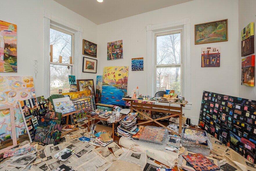 More Photos Of 199 E Loudon Ave, Lexington Office Residential For Sale