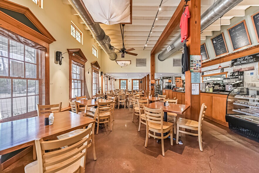 More Photos Of 628 14th St, Galveston General Retail For Sale