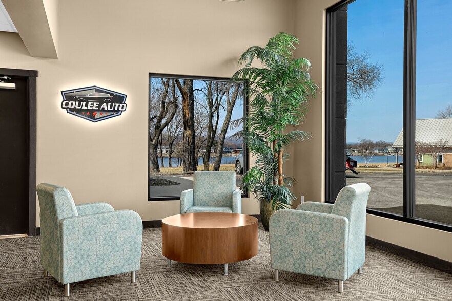 More Photos Of 1411 Rose St, La Crosse Restaurant For Sale