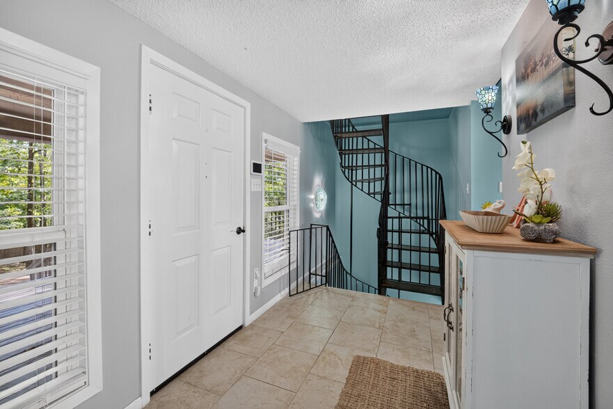 More Photos Of 112 Honolulu Ct, Hot Springs Specialty For Sale