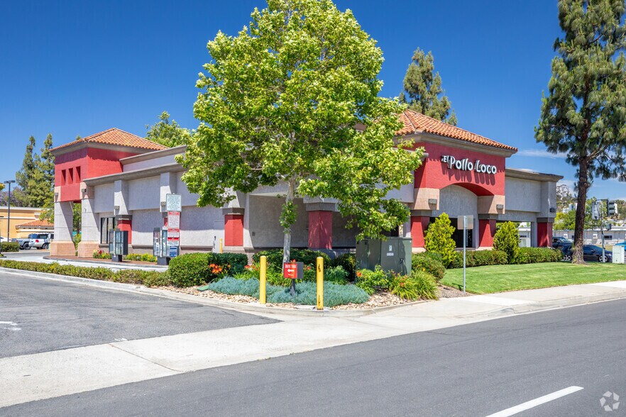 More Photos Of 1348-1366 W Valley Pky, Escondido Unknown For Lease