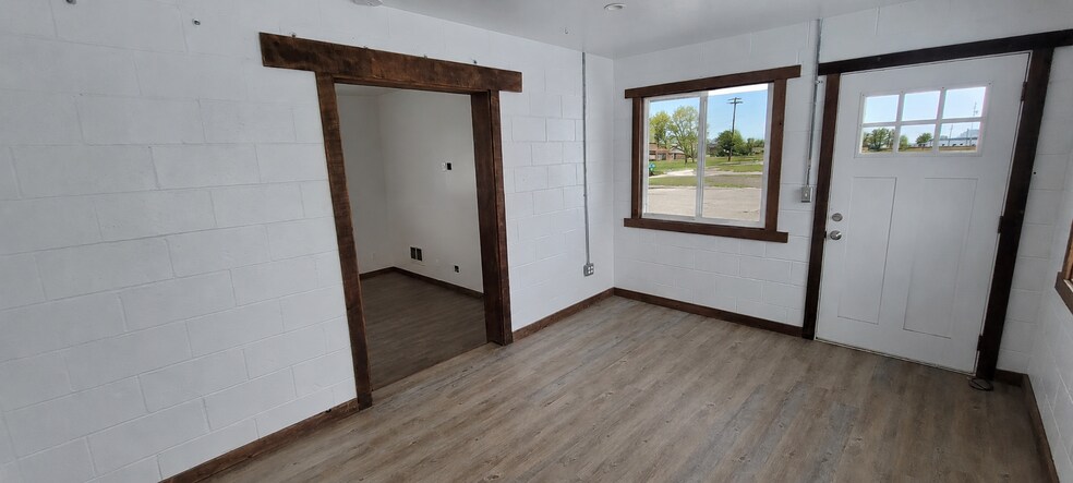 More Photos Of 20 S 1st St W, Downey Self Storage For Sale