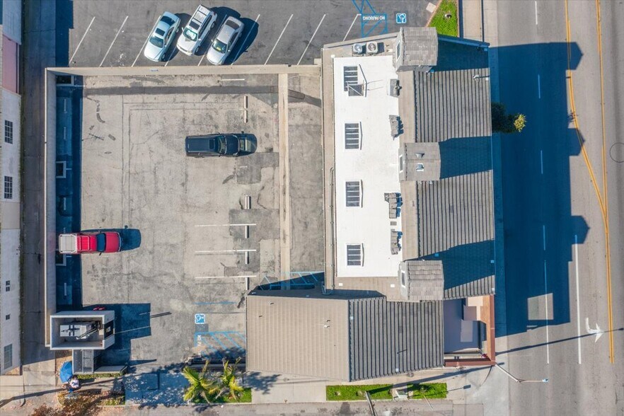 More Photos Of 3444 E Anaheim St, Long Beach Office For Sale