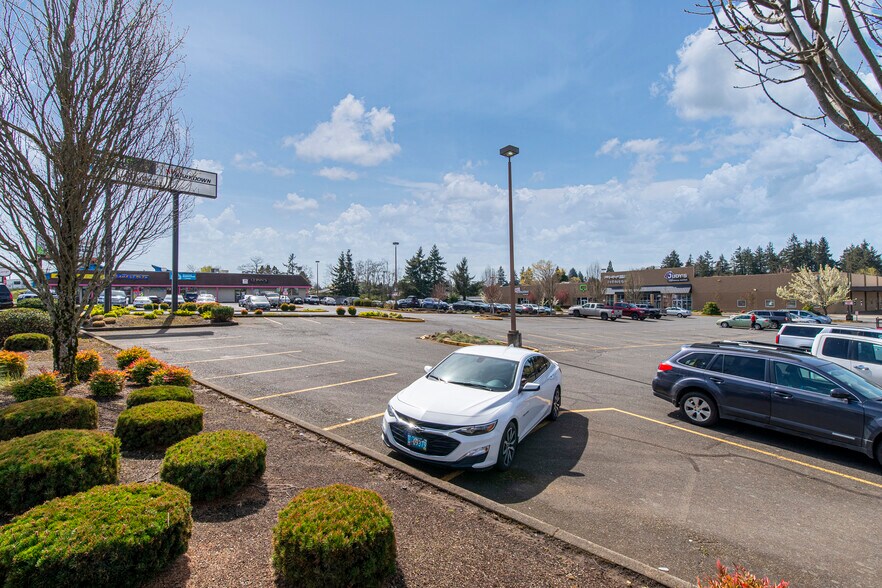 More Photos Of 4825 Commercial St SE, Salem Freestanding For Lease