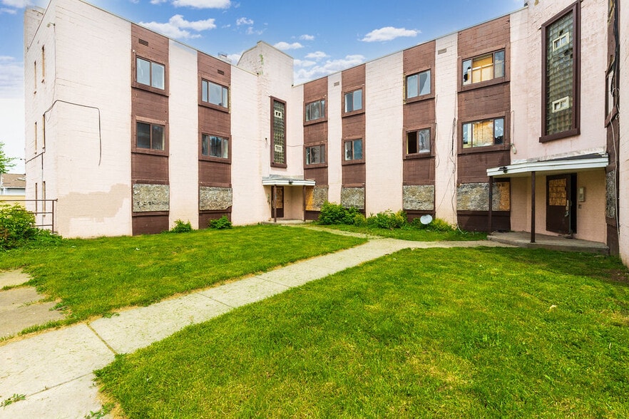 More Photos Of 628 9th St, Niagara Falls Apartments For Sale