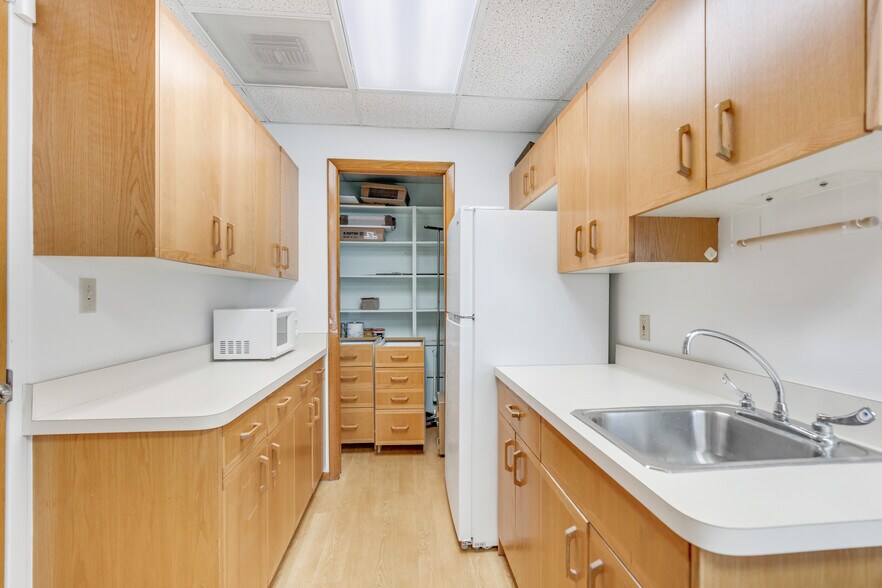 More Photos Of 2525 Harbor Blvd, Port Charlotte Medical For Lease