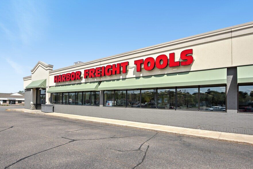 More Photos Of 1029-1101 E Grand Ave, Rothschild Department Store For Lease