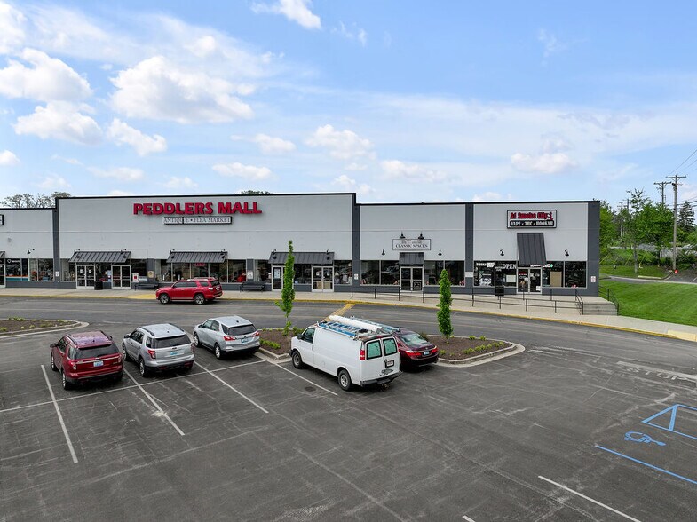 More Photos Of 401 Outlet Center Dr, Georgetown General Retail For Lease