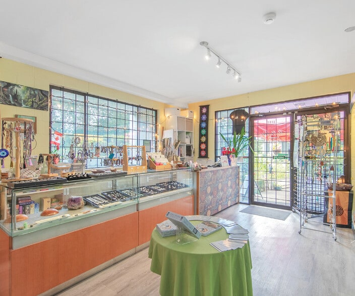More Photos Of 8705 Government St, Burnaby Industrial For Sale