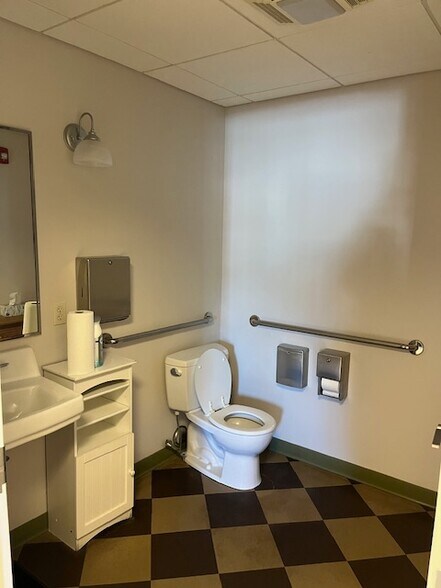 More Photos Of 481 Main St, Springvale General Retail For Lease