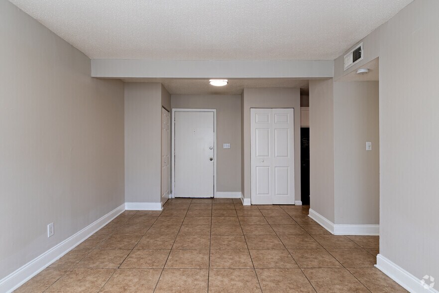 More Photos Of 1 Lakeside Rd, Greenville Apartments For Sale