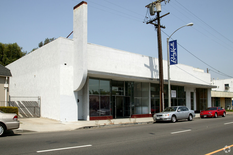 Primary Photo Of 3923-3925 Long Beach Blvd, Long Beach Office Residential For Lease