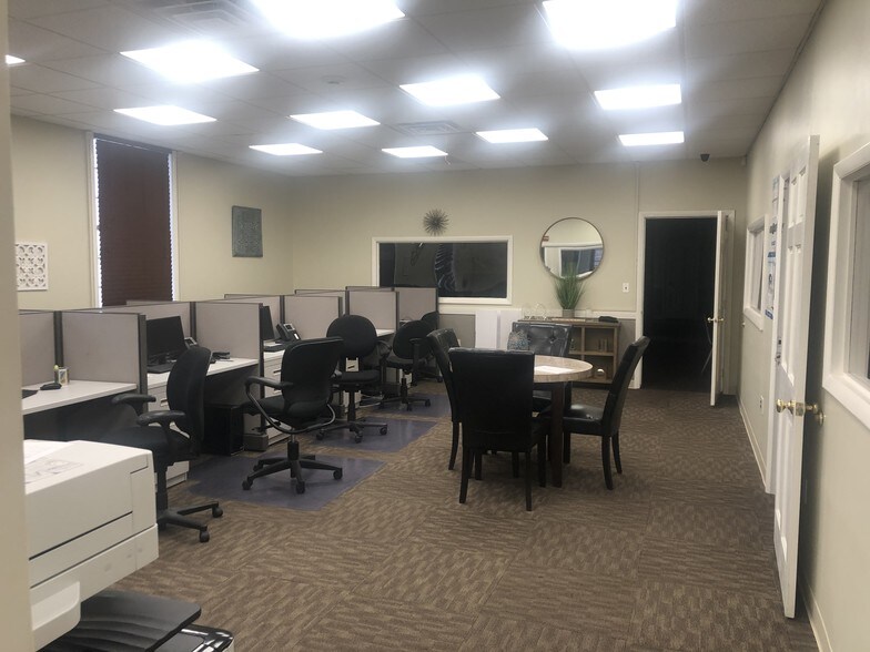 More Photos Of 3017-3023 Hempstead Tpke, Levittown Storefront Retail Office For Lease