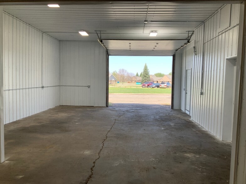 More Photos Of 28 East Elm Street, Saint Joseph Manufacturing For Lease