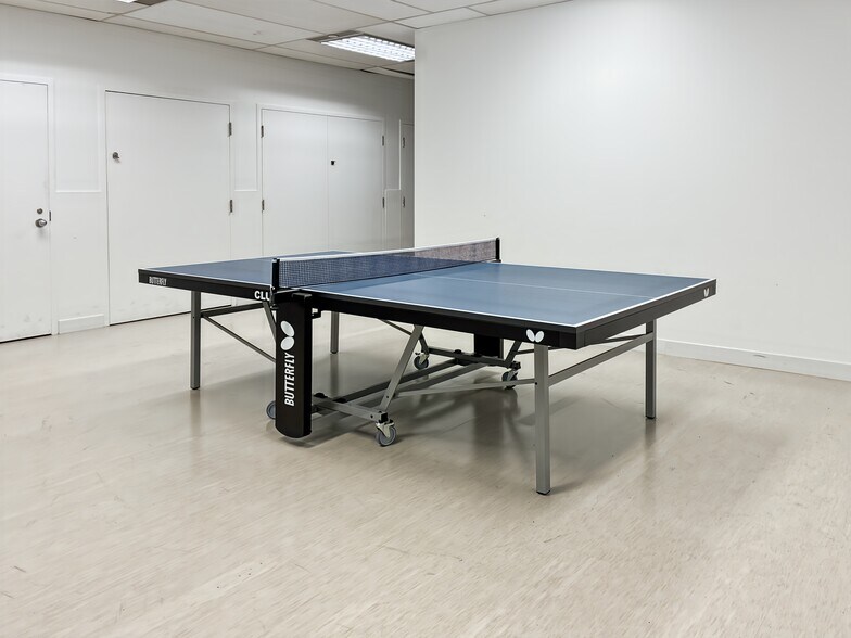 More Photos Of 325 Front St W, Toronto Coworking Space