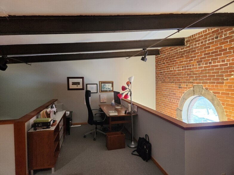 More Photos Of 421-423 S Main St, Stillwater Storefront Retail Office For Lease