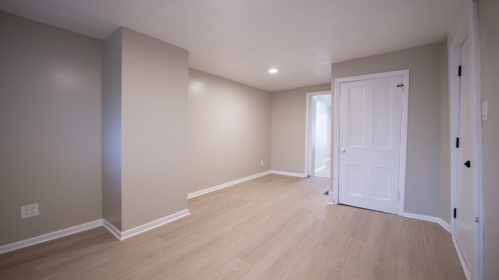 More Photos Of 1017 E Carson St, Pittsburgh Storefront Retail Residential For Lease