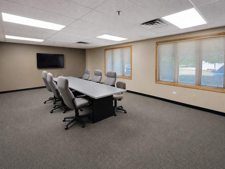 More Photos Of 1760 Commerce Dr, Montgomery Warehouse For Lease