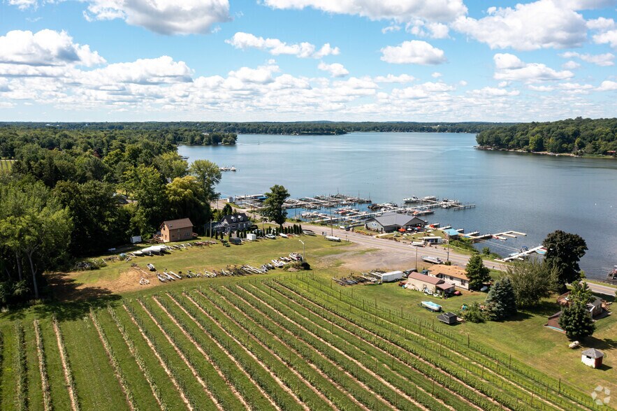 More Photos Of 7147 Lake Bluff Rd, Wolcott Restaurant For Sale