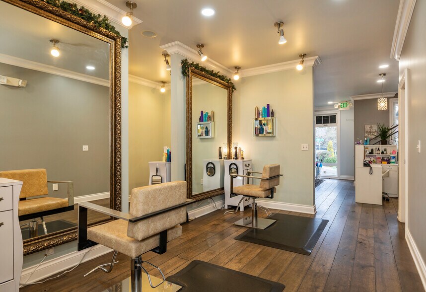 More Photos Of 407 W Galer St, Seattle Freestanding For Sale