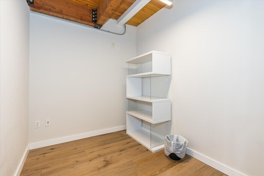 More Photos Of 10 Lackawanna Plz, Montclair Storefront Retail Office For Lease