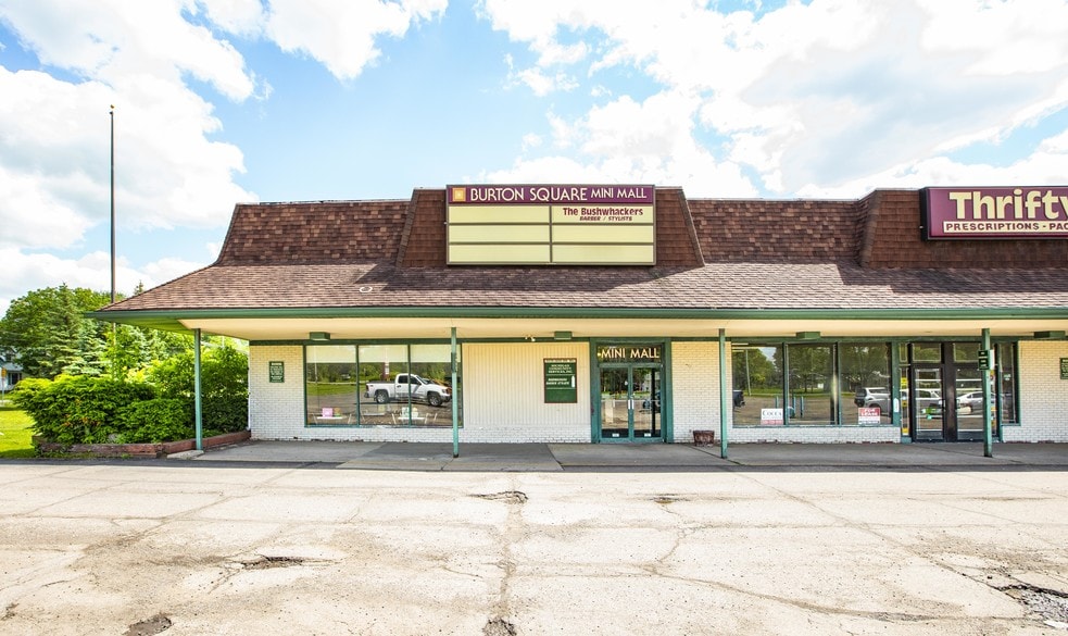 More Photos Of 5238-5246 Lapeer Rd, Burton Unknown For Lease