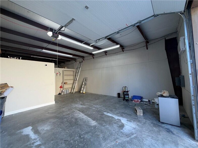More Photos Of 125 Skyspaces Ct, St Simons Island Office For Sale