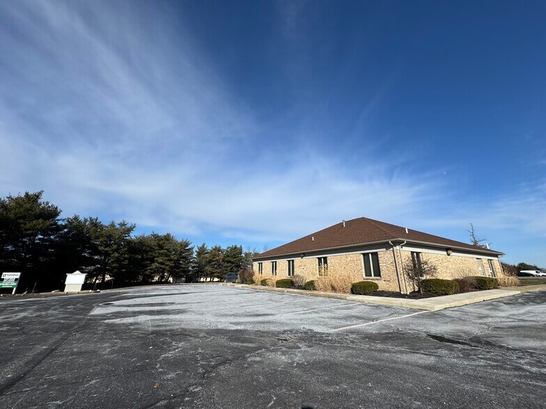More Photos Of 815 Southwestern Run, Youngstown Medical For Sale