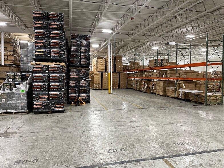 More Photos Of 301 Commerce Rd, Linden Warehouse For Lease