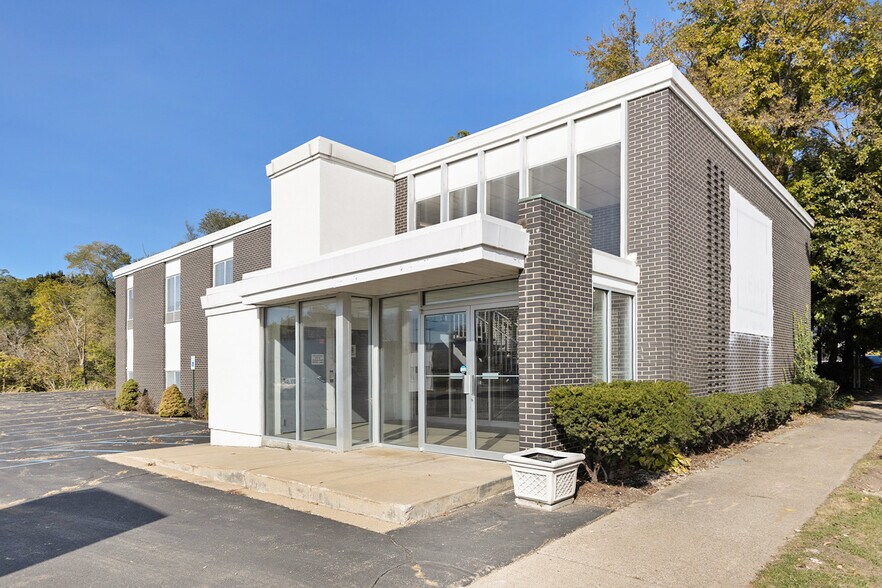 Primary Photo Of 500 W Crosstown Pky, Kalamazoo Medical For Sale