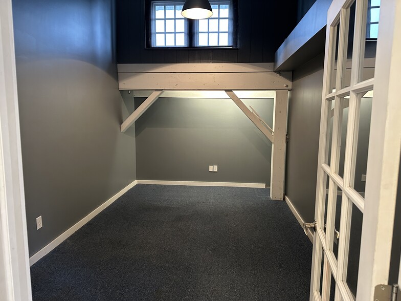 More Photos Of 9130 Otis Ave, Indianapolis Showroom For Sale