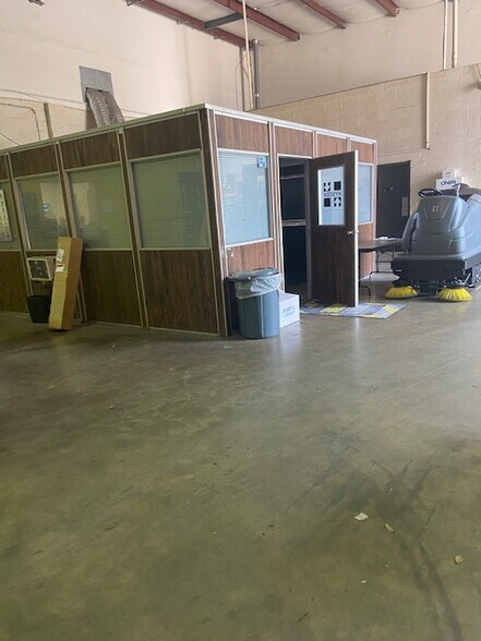 More Photos Of 4495 36th St, Orlando Warehouse For Lease