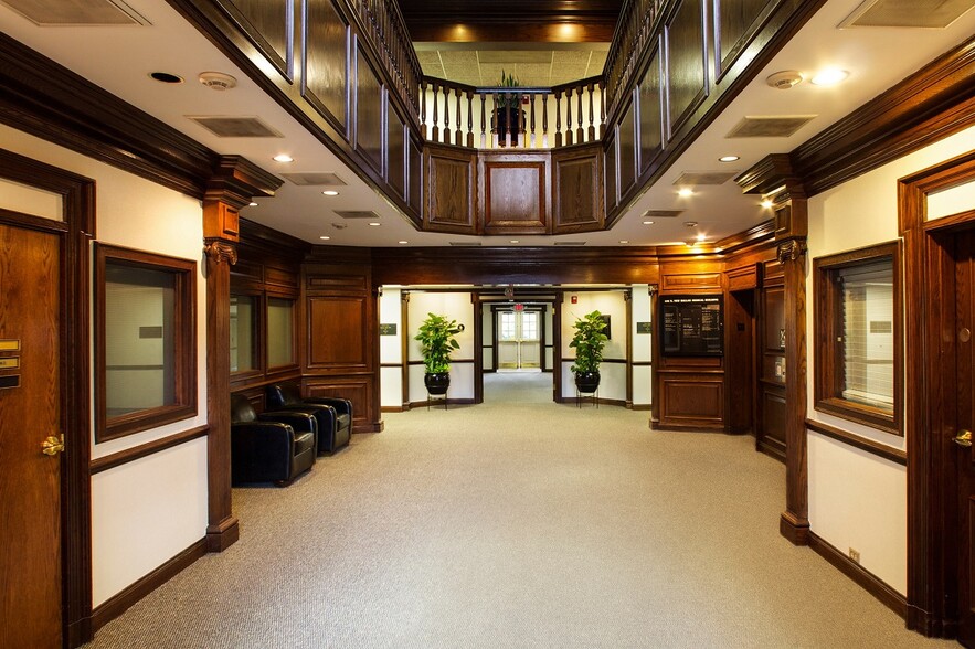 More Photos Of 456 N New Ballas Rd, Creve Coeur Medical For Lease