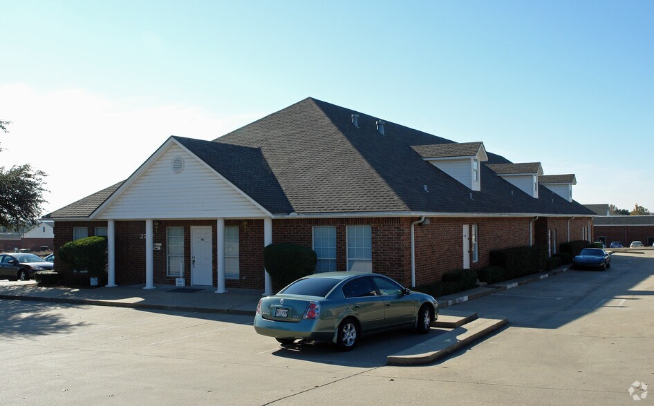 More Photos Of 2707 Bolton Boone Dr, DeSoto Medical For Lease