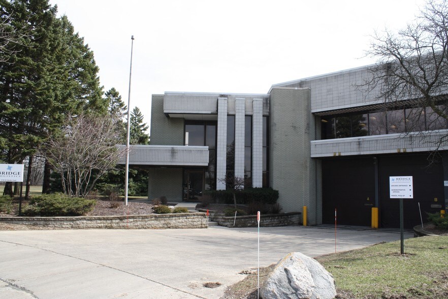 More Photos Of 5700 W Bender Ct, Milwaukee Distribution For Lease