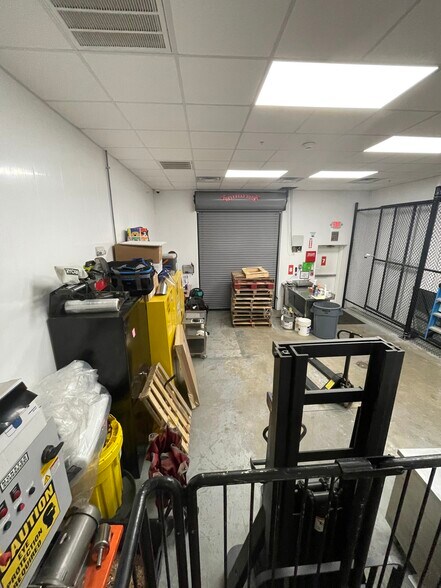 More Photos Of 34 Extension St, Attleboro Warehouse For Sale