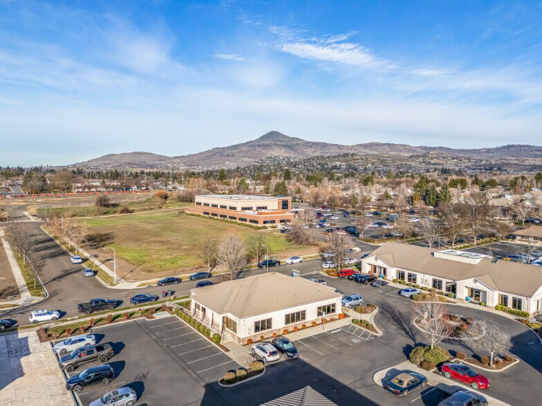 More Photos Of 3144 State St, Medford Healthcare For Lease