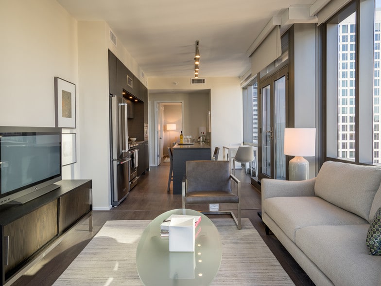 More Photos Of 1800 N Lynn St, Arlington Apartments For Lease