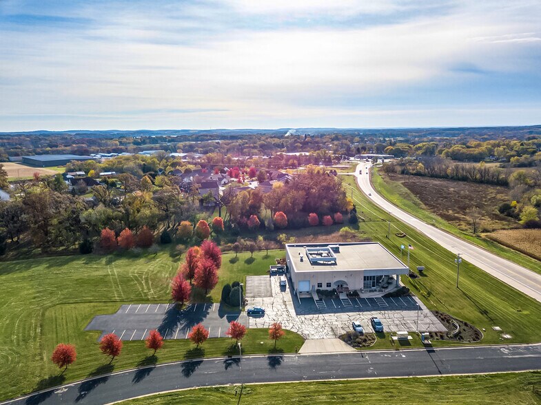 More Photos Of 600 Kenseth Way, Cambridge General Retail For Sale