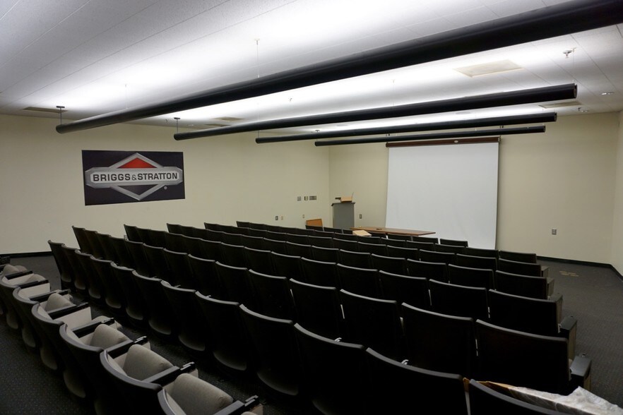 More Photos Of 535 Macon St, McDonough Manufacturing For Lease