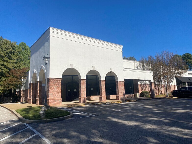 More Photos Of 7570-7604 W Farmington Blvd, Germantown General Retail For Lease