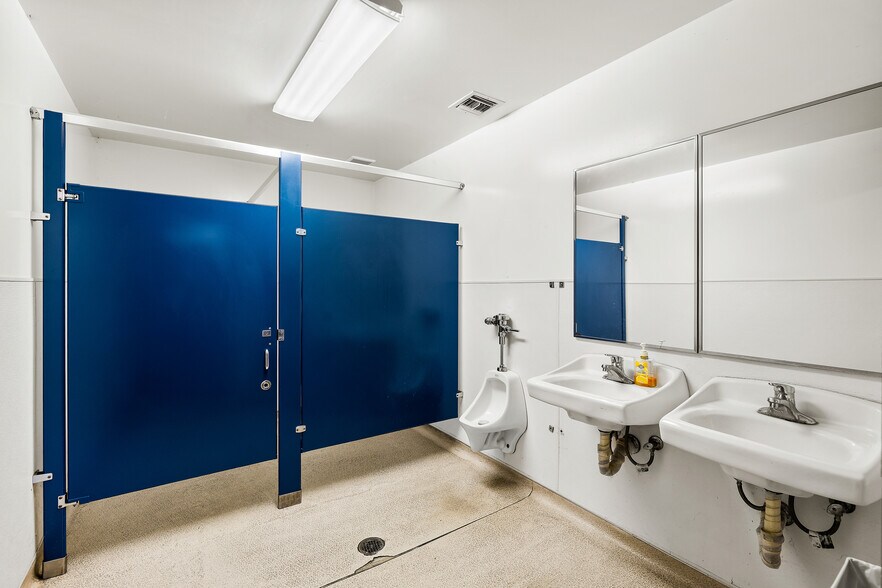 More Photos Of 9403 Las Tunas Dr, Temple City Freestanding For Sale