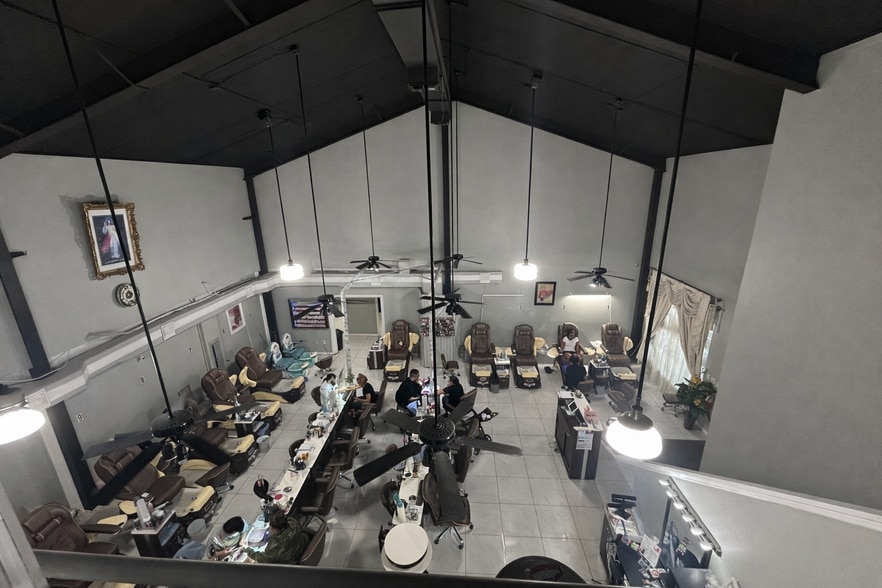 More Photos Of 1309 S Collins St, Plant City Freestanding For Sale