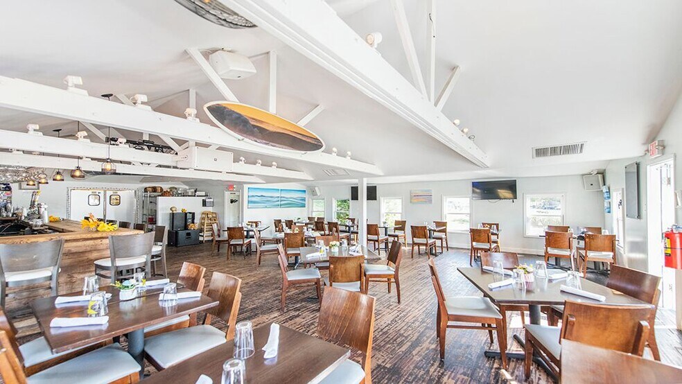 More Photos Of 63 S Euclid Ave, Montauk Restaurant For Sale