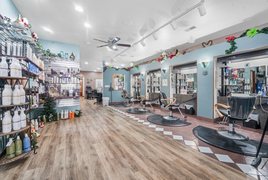 More Photos Of 155 W Menasha Ave, Whitelaw Flex For Sale