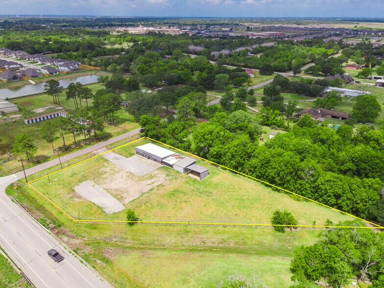 More Photos Of 6756 Masters Rd, Manvel Office For Lease