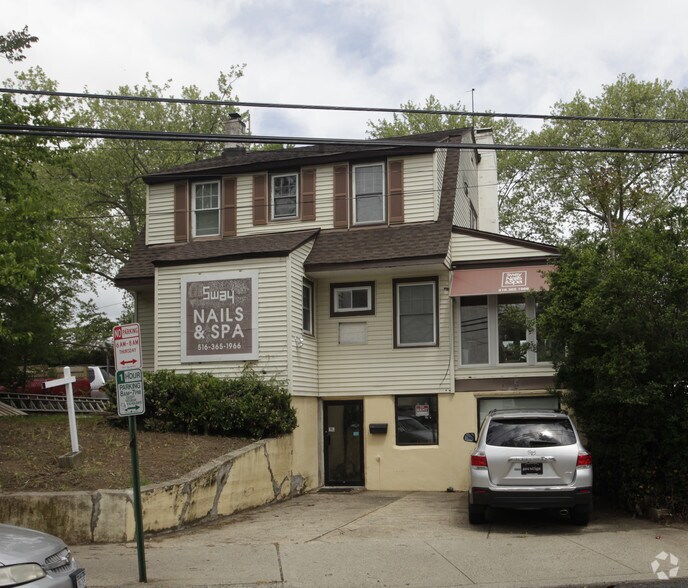 More Photos Of 42 Orchard St, Manhasset Office For Sale