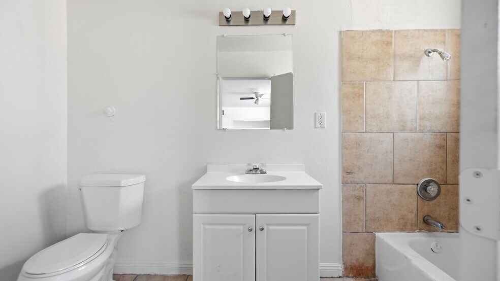 More Photos Of 511-517 E Fredricks St, Barstow Apartments For Sale
